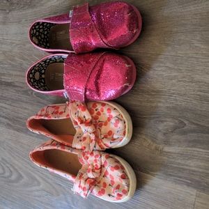2 Pairs of Toms Toddler Size 11 Shoes lot